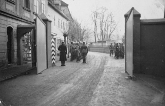 KZ Sachsenburg, Tor 1934